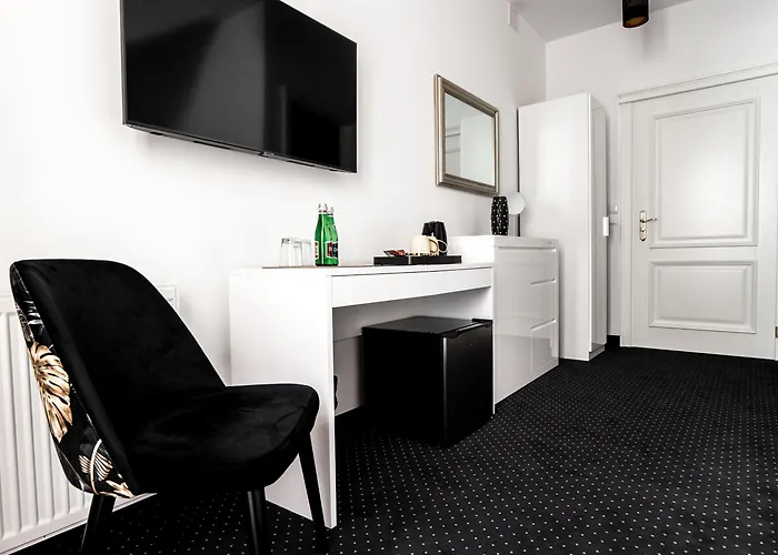 לינה וארוחת בוקר Hotel Poludnik Park Conference&Spa 4*